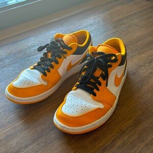 Jordan 1 low Taxi